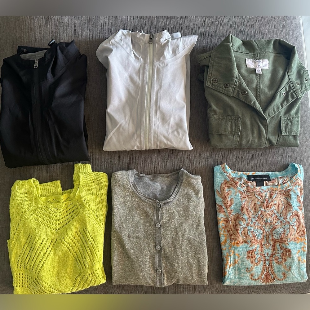 2 jackets 1 cardigan 1 sweater 1 top 1 jean jacket.all for the price of one